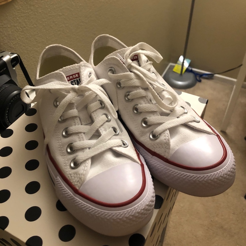 Low Top White Converse (BRAND NEW)